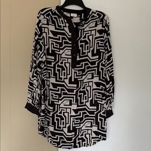 Geometric Black and White Tunic Top